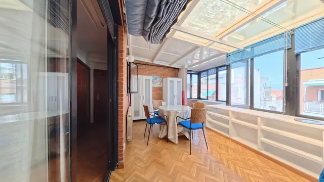 Ático con terraza acristalada y gran potencial en Tetuán — 21