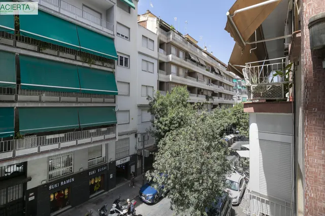 ✨ EXCLUSIVO PISO DE 253 m2 EN GRANADA CENTRO – 2.800 €/MES DE RENTABILIDAD — 18