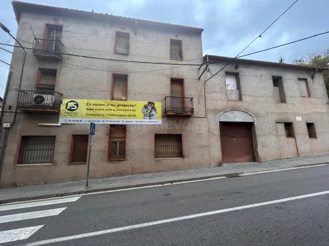 CASA CANTONERA AL CENTRE DEL POBLE AMB MOLTES POSSIBILITATS — 3