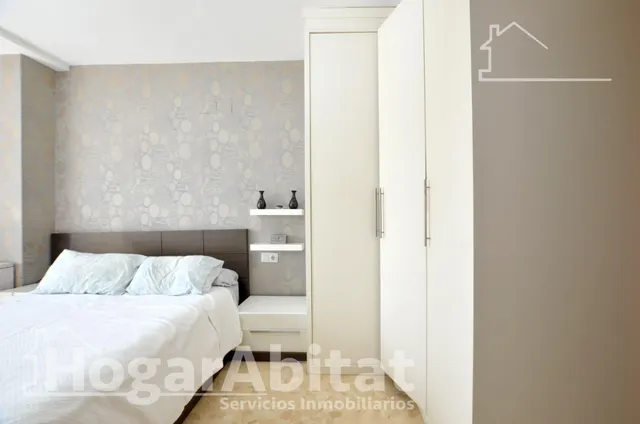 ¡vistas despejadas! amplio, alto y moderno con ascensor y balcón — 48