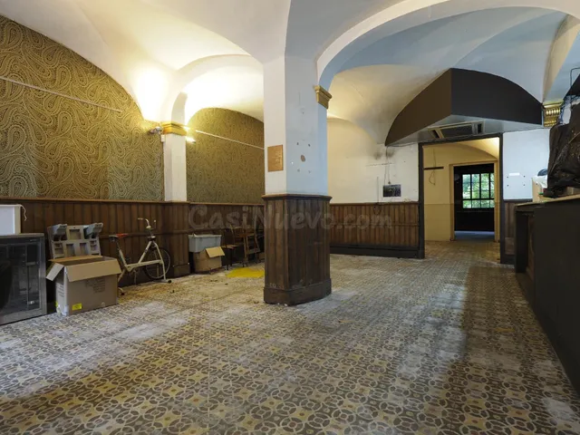 Oportunidad de Inversión: Edificio Residencial y Comercial e - foto 3