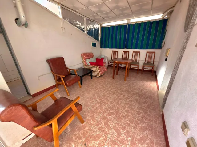 Amplia Vivienda en Alquiler con Terraza en Castellón. — 12