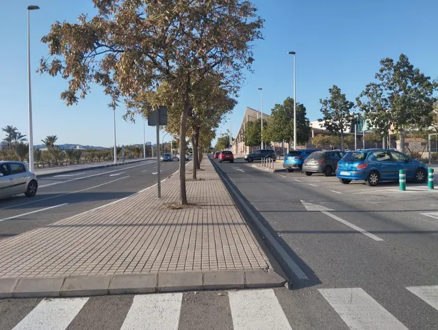 LOCAL ALQUILER ZONA CORTE INGLES — 3