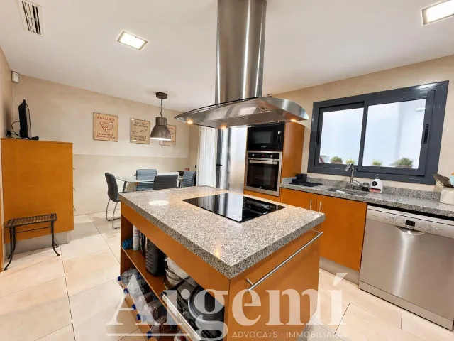Casa adosada en venta en Montcada i Reixac — 9