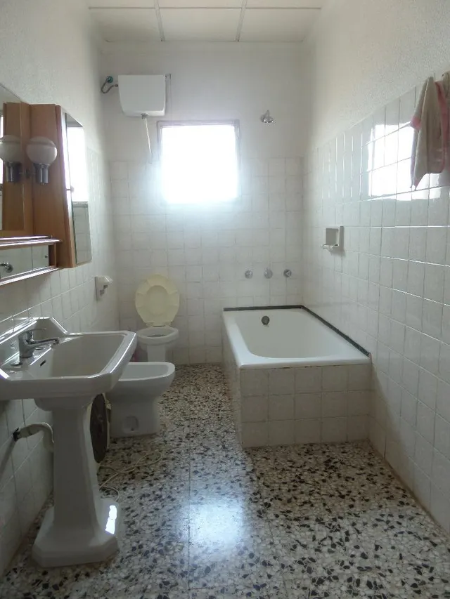Fantástico restaurante de 370 m2, vivienda  2 plantas de 400m2 y terreno rústico de 6.912m2 LA GUIA — 40