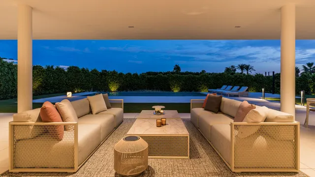 Sofisticada villa con vistas al mar en la Milla de Oro, Marbella — 40