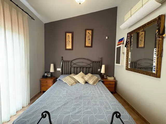 EXCELENTE CHALET EN PERFECTO ESTADO — 28
