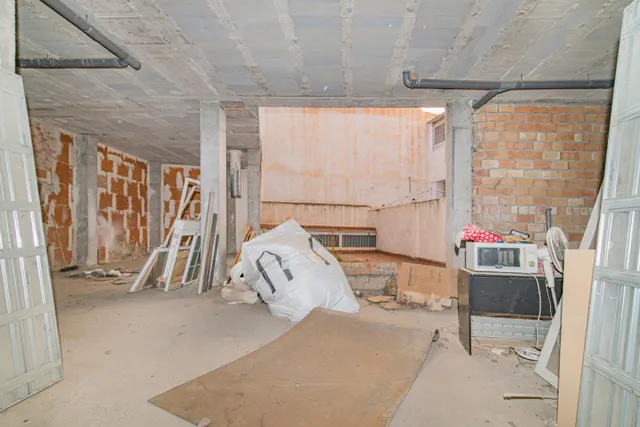 LOCAL EN BRUTO EN OGÍJARES CON POSIBILIDAD DE CAMBIO DE USO A VIVIENDA — 15