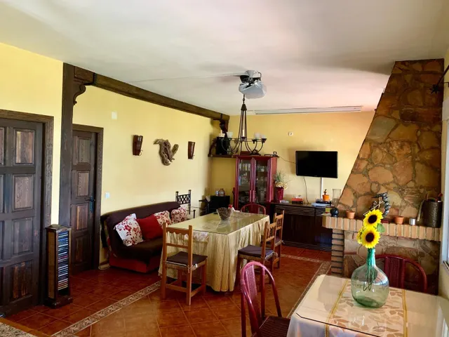 VIVIENDA CON VISTAS LAGO SIERRA BOYERA — 14