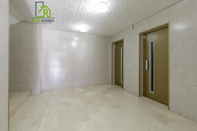 Piso con terraza y patio en Granada — 18