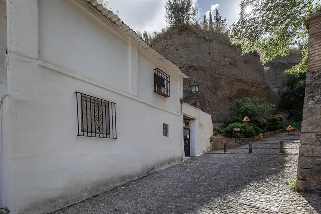 PRECIOSA CASA CON VISTAS A LA ALHAMBRA — 44