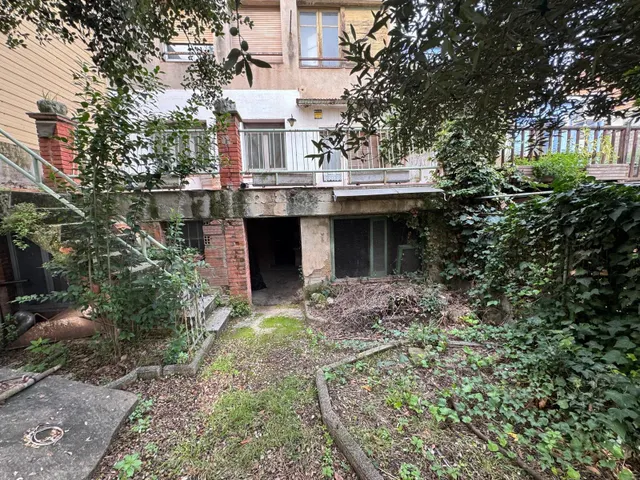 Casa con dos pisos para reformar en Manresa — 10