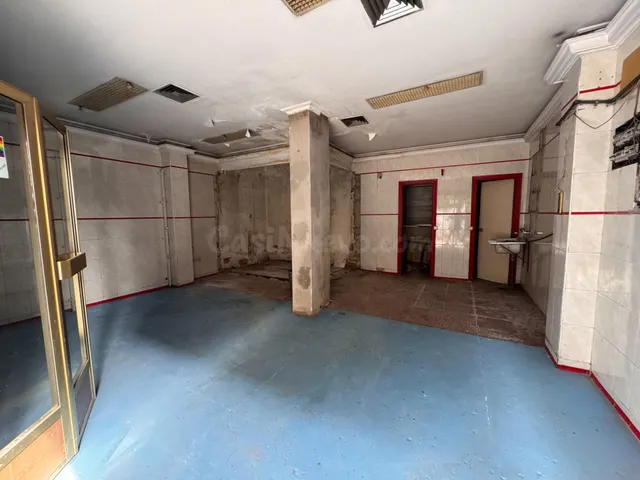 Local comercial en venta en San Juan de Aznalfarache – Barri - foto 3