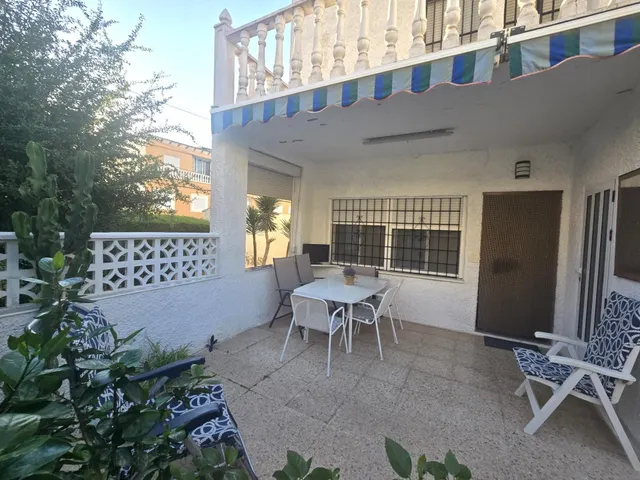 Dúplex adosado, 2 dormitorios, 1 baño, piscina comunitaria, cerca de la Avda. de las Habaneras, a unos 10/15 min. a pie de la playa del Cura — 2
