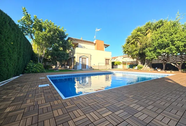 Elegancia y amplitud en Cambrils - LA DORADA - posiblemente  - foto 4