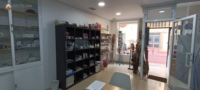 VENTA LOCAL PRÓXIMO AL PARKING GALARZA
