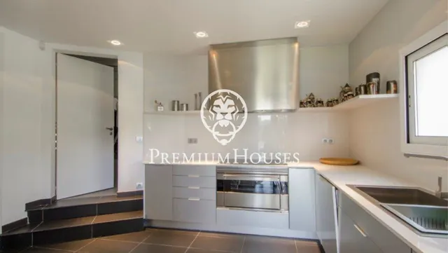 Casa en venta con piscina en Sant Andreu de Llavaneres — 24