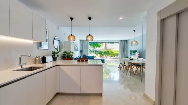 Moderna Casa Adosada con Jacuzzi y Solárium en La Cala de Mijas — 10