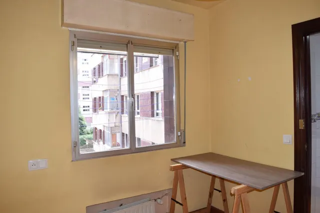 Piso Avenida Hermanos Menéndez Pidal — 27