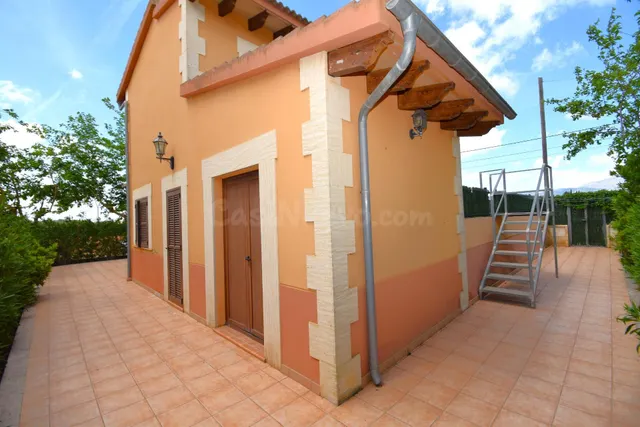 Finca rústica con vivienda para alquilar en Sa Pobla - foto 3