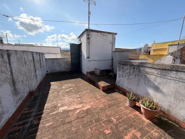 Casa con patio, terraza y acceso a dos calles en el centro de Beniarjó — 47
