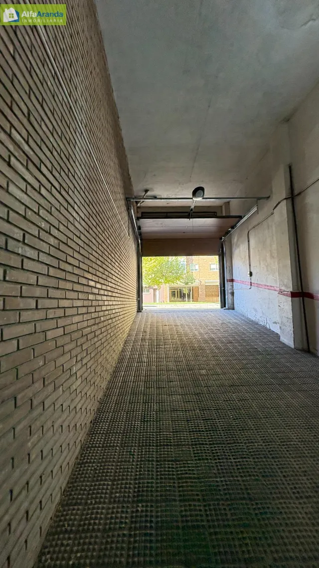 PISO REFORMADO 4 DORMITORIOS Y PLAZA DE GARAJE INCLUIDA — 32