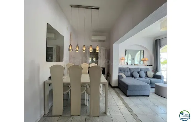 En venta casa al canal orientación sud-este , terreno de 542 - foto 3