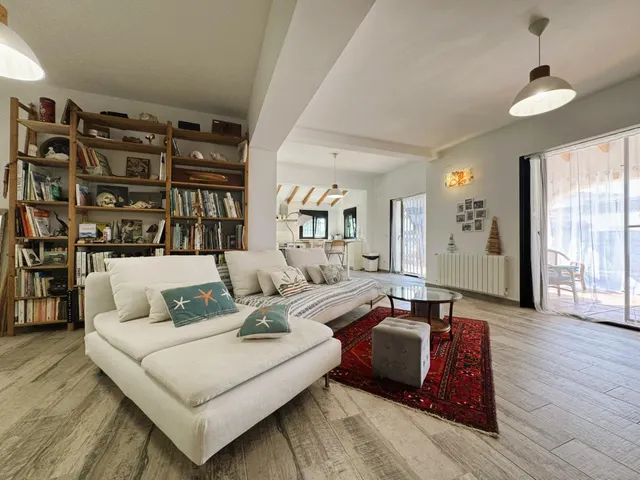 EXQUISITO CHALET A UN PASO DE LA PLAYA Y EL CASCO URBANO — 39
