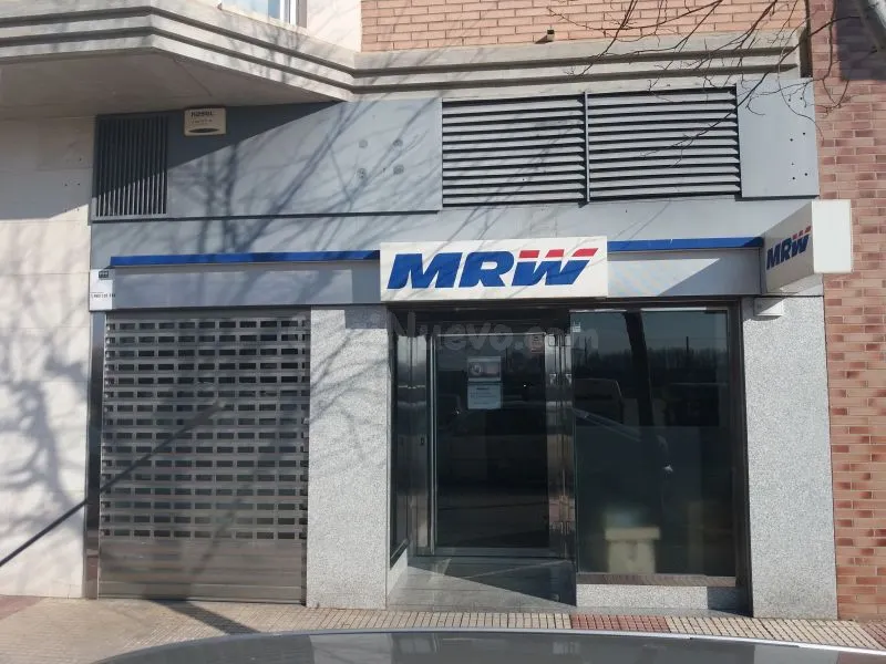 LOCAL EN CARRETERA ZARAGOZA.