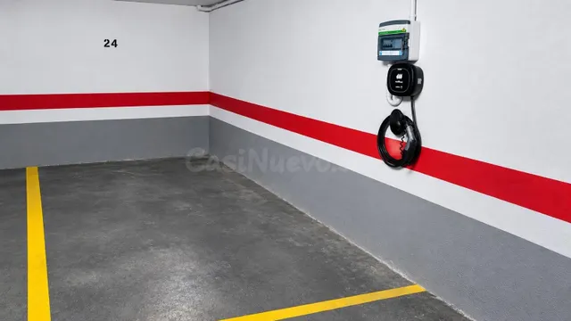 Plaza de Parking en Venta con punto de recarga para coche el
