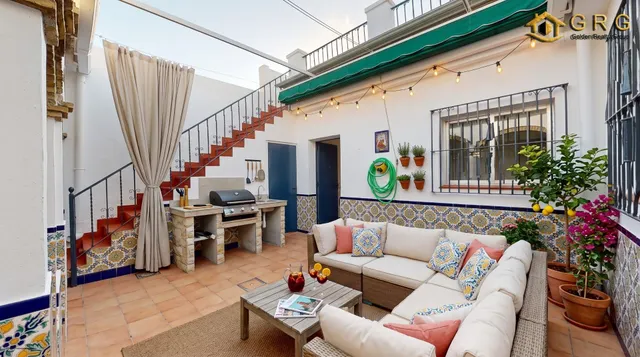 ¡¡ESPECTACULAR!! Adosada de esquina de 223 m2 con patio, terraza y garaje — 39