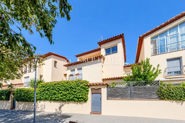 CASA PAREADA PARA DISFRUTAR DEL ESPACIO, TRANQUILIDAD Y CALIDAD DE VIDA EN SANT PERE DE RIBES — 38