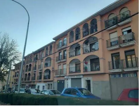Local en venta en Baños de Montemayor, Cáceres. Alquilado. No se Puede Visitar.