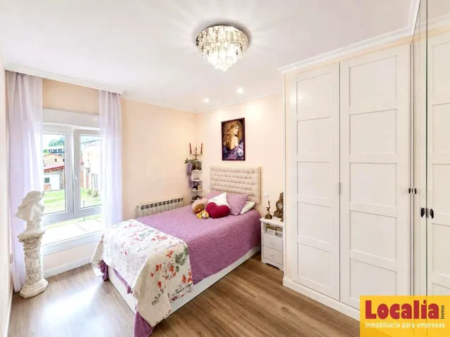 Casa familiar reformada con jardín en Miengo — 42