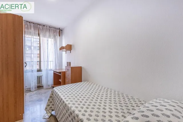 PISO EN SÓCRATES - GRANADA — 15
