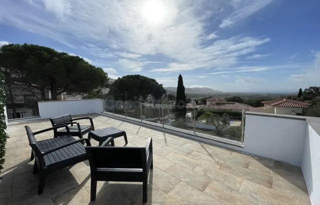 VILLA REFORMADA CON LICENCIA TURÍSTICA - foto 4