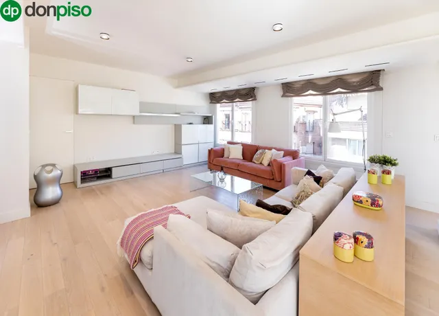 Exclusiva vivienda con vistas al Palacio de los Patos, junto Recogidas, 4 dormitorios 3 baños — 13