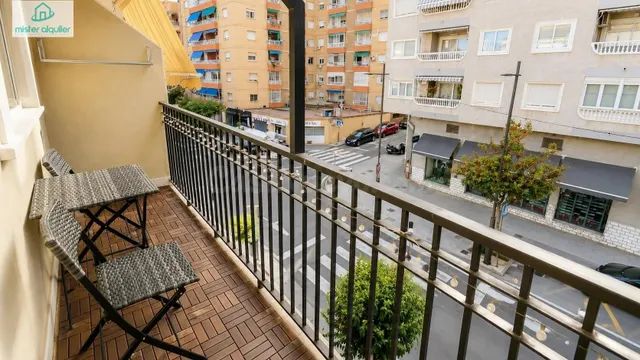 APARTAMENTO CON TERRAZA EN EL CORAZÓN DE EL CAMPELLO, JUNTO AL MAR — 11