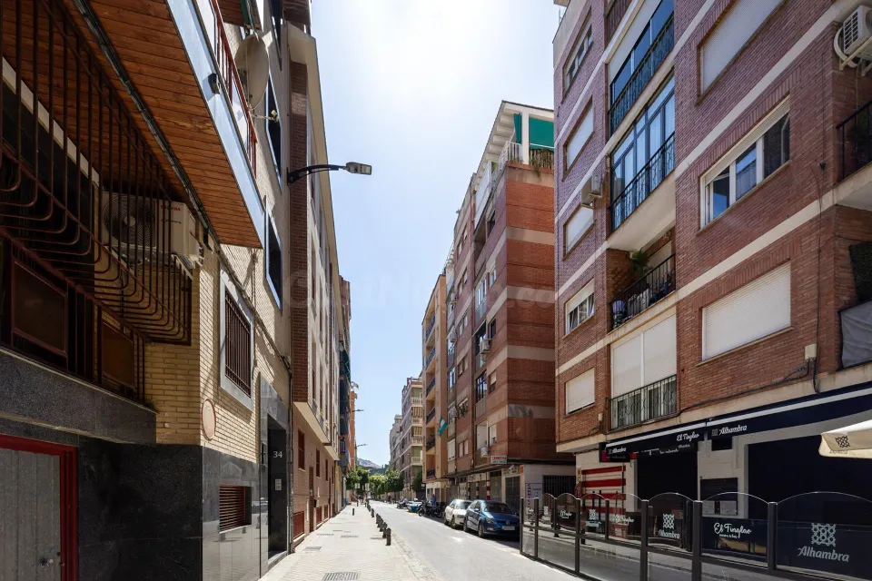 Piso Junto Calle Alhamar
