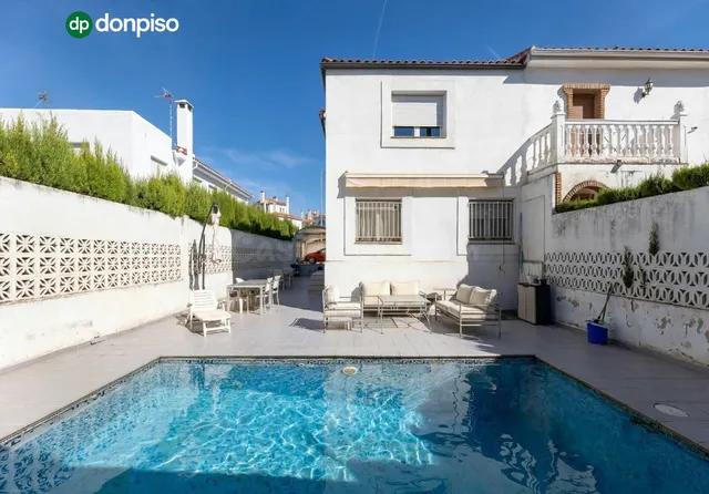 PRECIOSA CASA EN MONTELUZ — 2