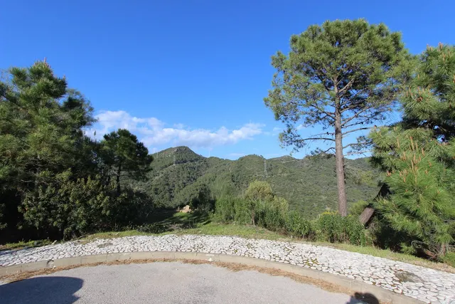 Parcela exclusiva con vistas al Mediterráneo en Benahavís — 7