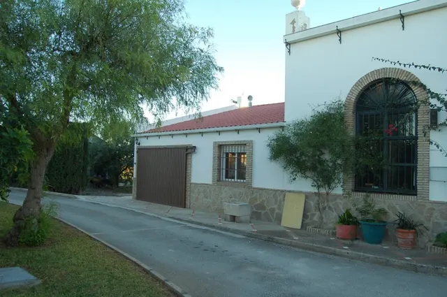FINCA DE VIÑEDOS — 2