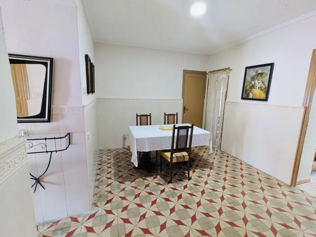 Casa de pueblo de grandes dimensiones en Guardamar pueblo. — 3