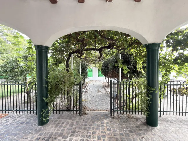 Chalet en Beniarjó con casa de invitados, piscina, jardines y vistas despejadas de 360° — 4