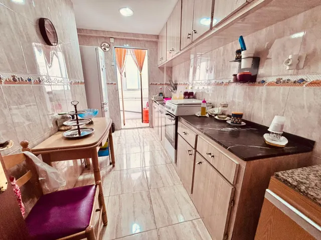 Amplia vivienda de 4 dormitorios y ascensor en carolinas altas. — 13