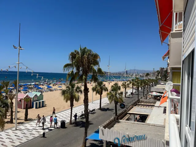 Alquiler larga temporada invierno,oct-jun con de 2 dormitorios en Benidorm primera linea mar,soleado — 32