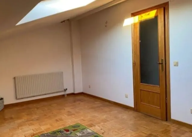 ¡GRAN OPORTUNIDAD! DÚPLEX DE 200 m2 CON PISCINA, JARDÍN, GARAJE Y TRASTERO POR SOLO 104.999 € — 13