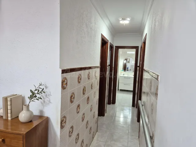 Bajo de 90 m2 con 4 dormitorios, patio y cuartillo en zona t - foto 5
