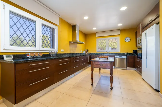 Exclusiva villa con licencia ETV en Puntiró, sobre una parce - foto 5
