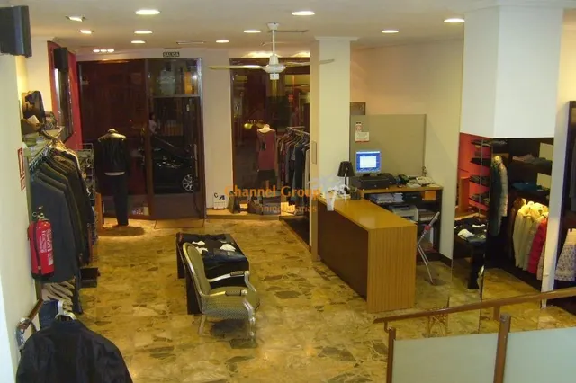 ALQUILER LOCAL CENTRO -PUENTE ORTICES -ZONA COMERCIAL — 4